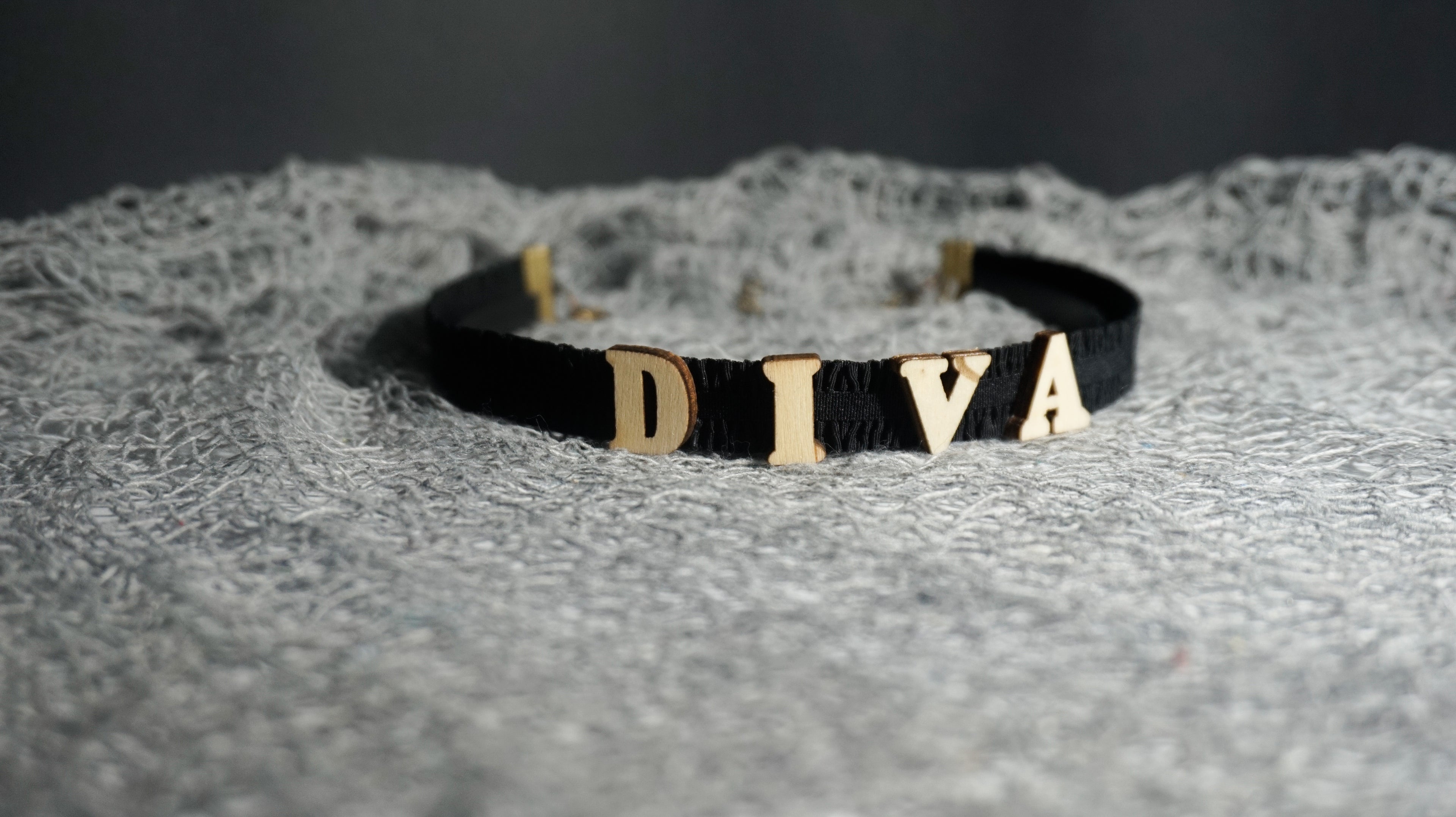 Wood Choker - Diva