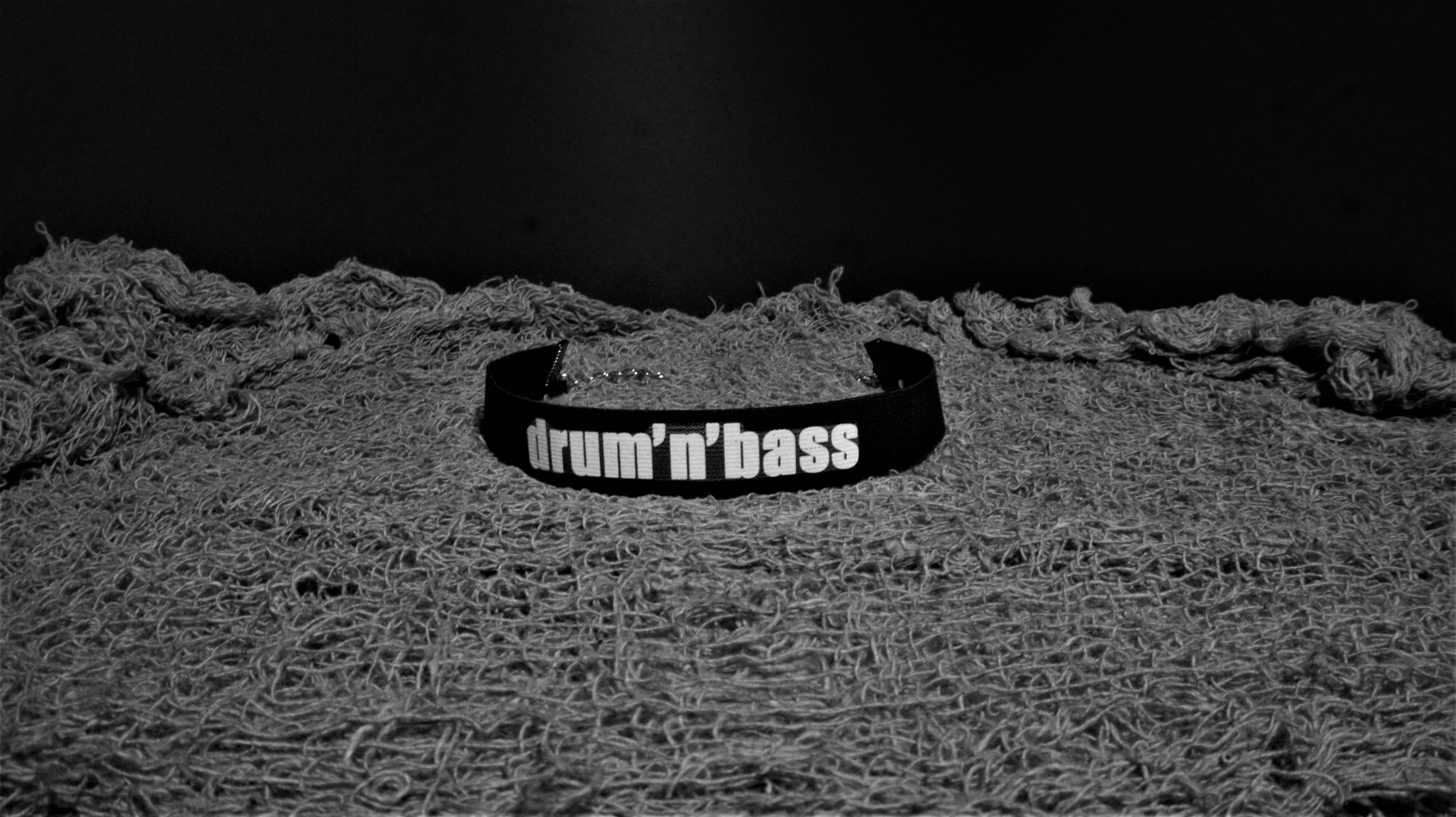 Print Choker - Drum N Bass