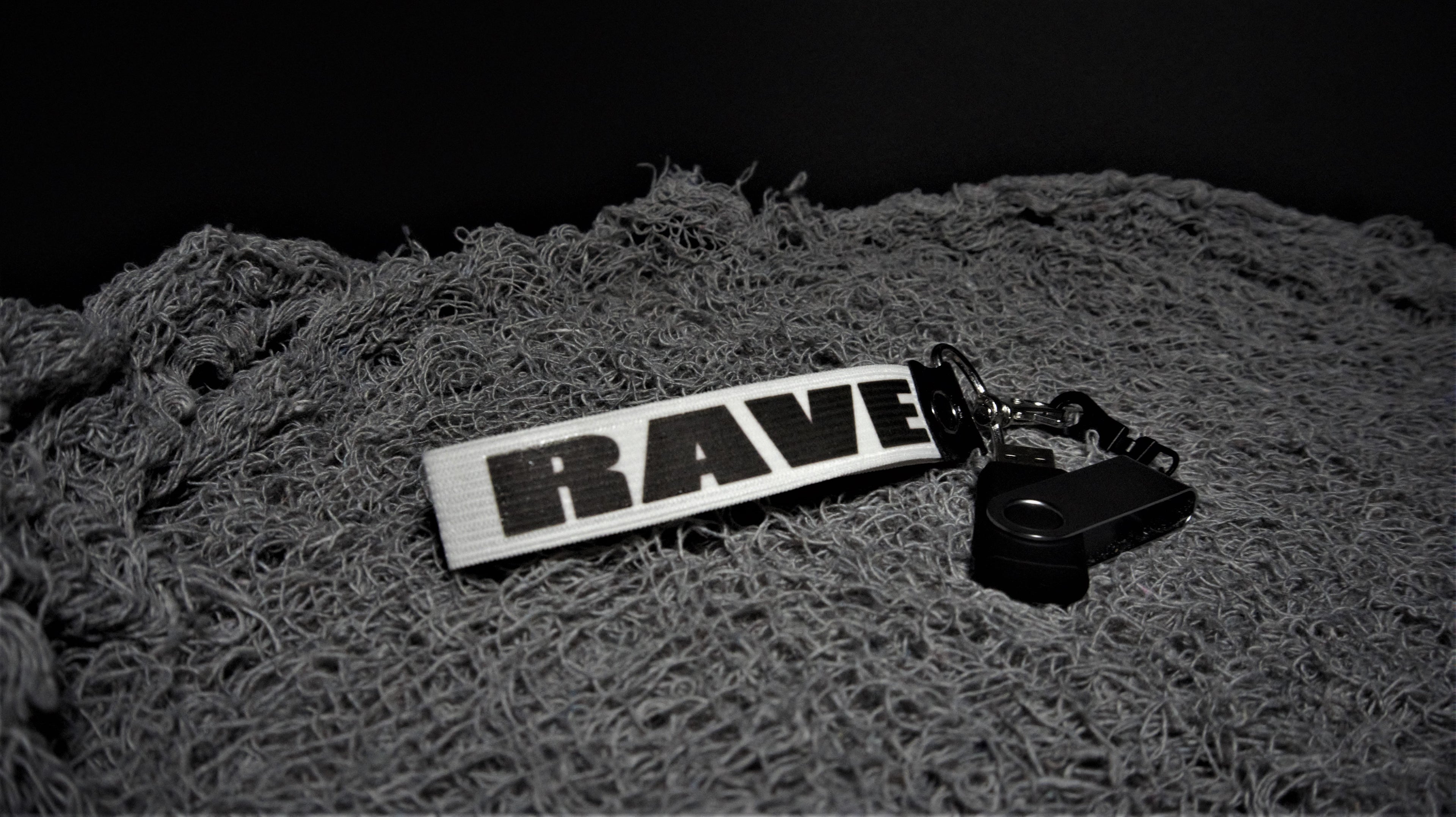 Keychain - Rave - White