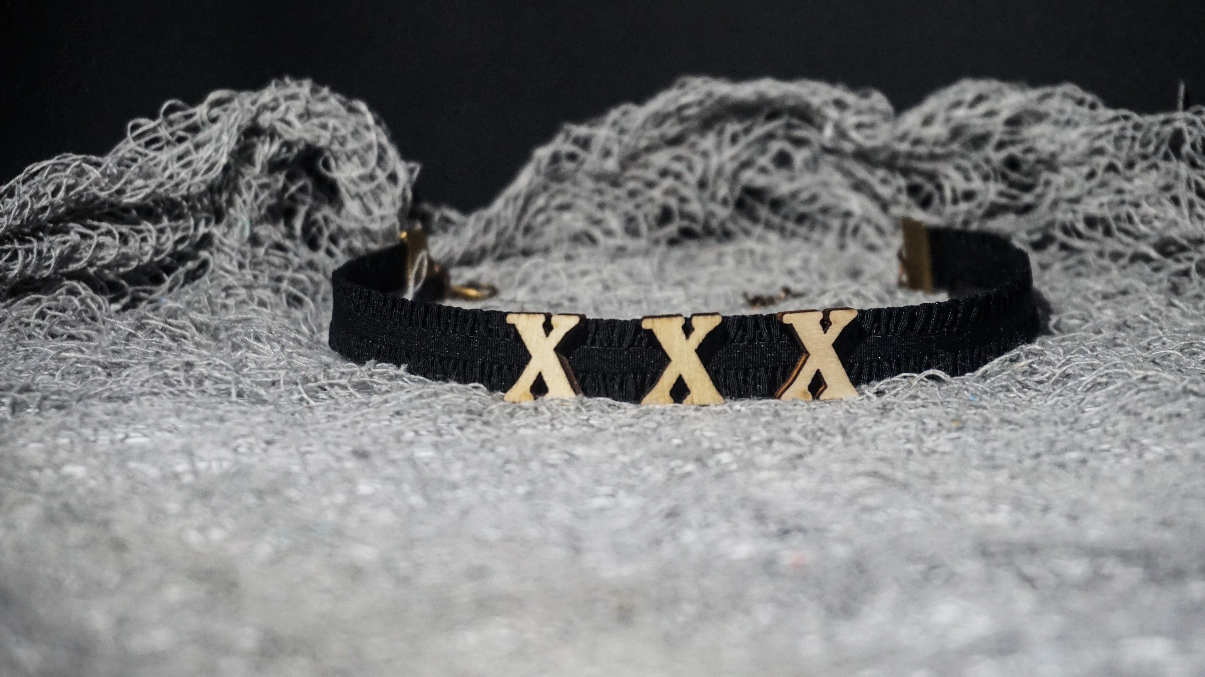 Wood Choker - XXX